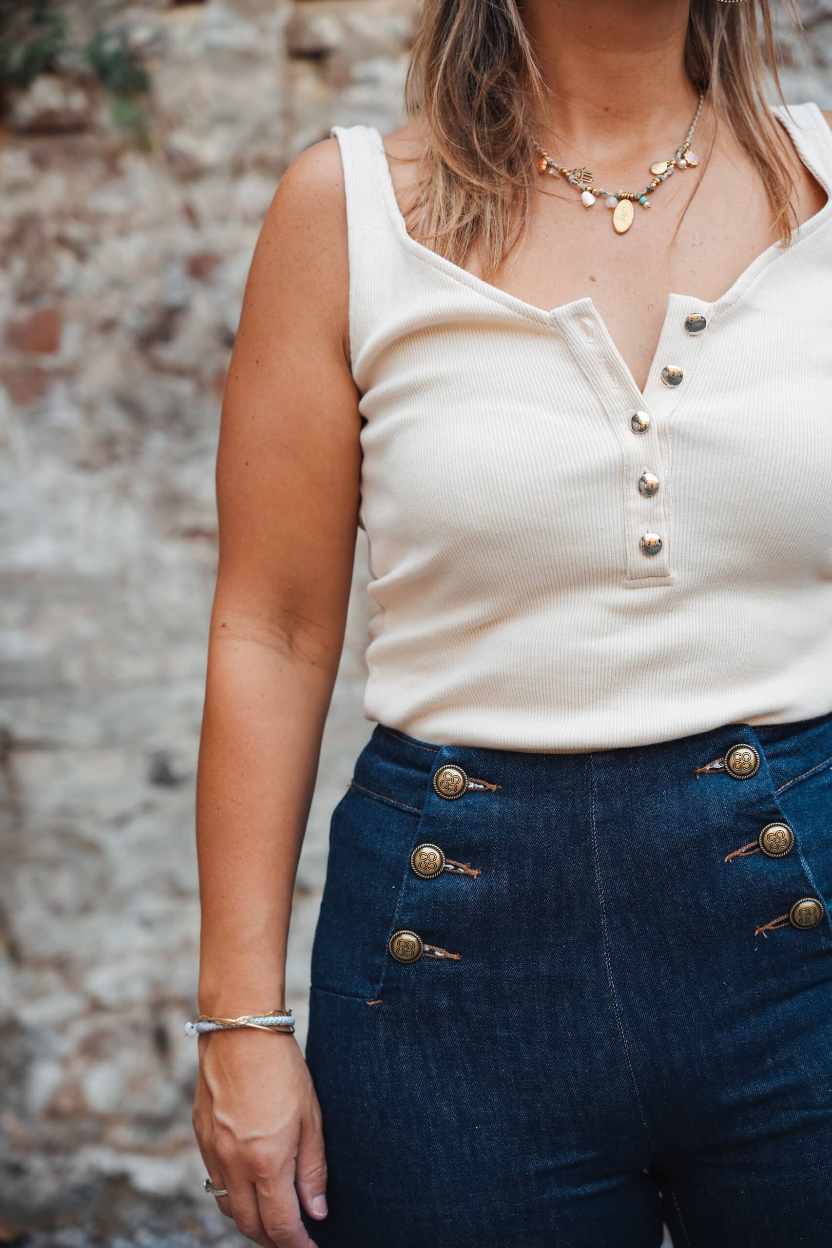 body beige bouton