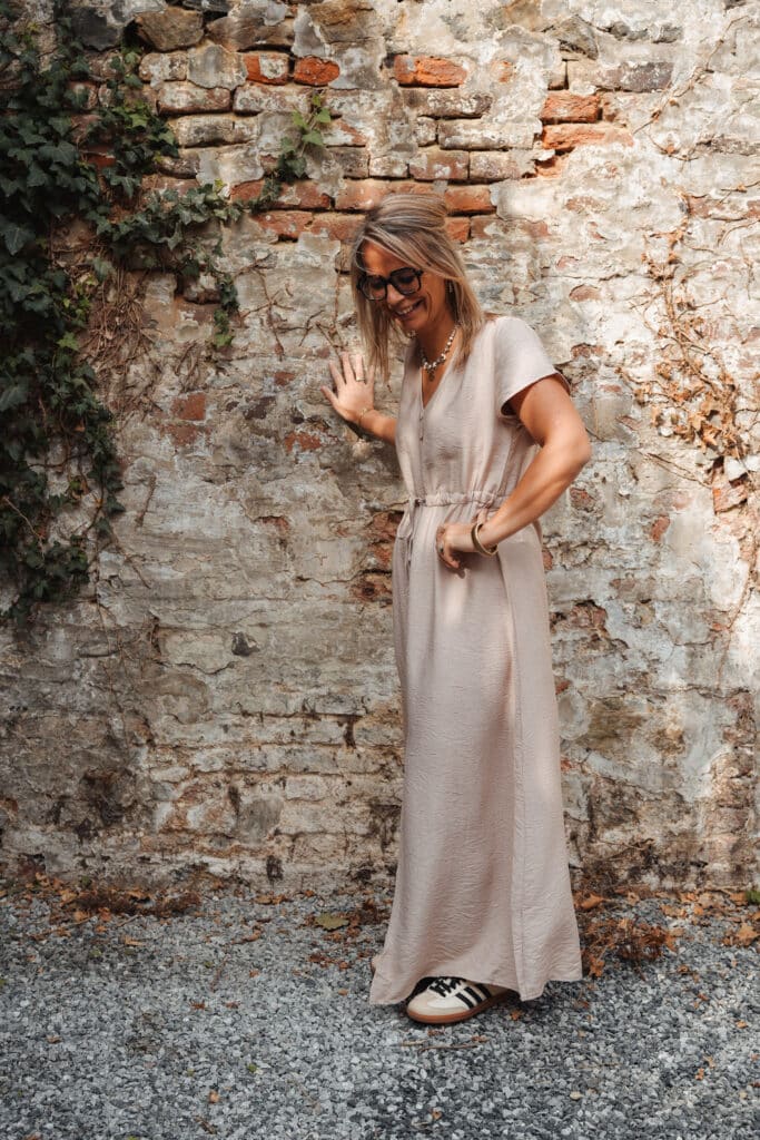 robe longue à manches courtes taupe