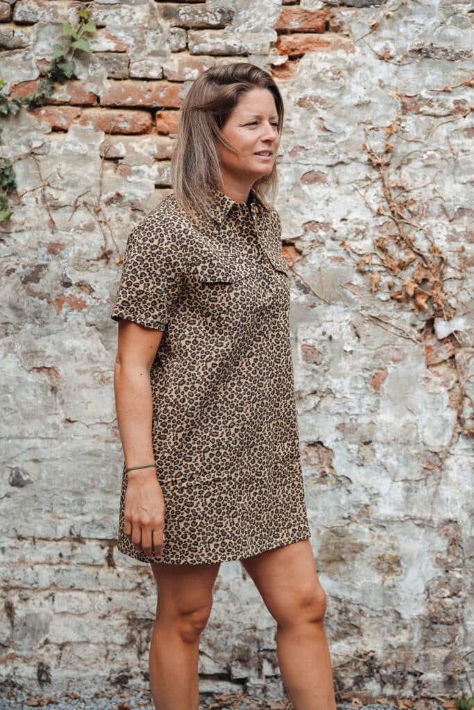 robe en jeans à manches courtes léopard