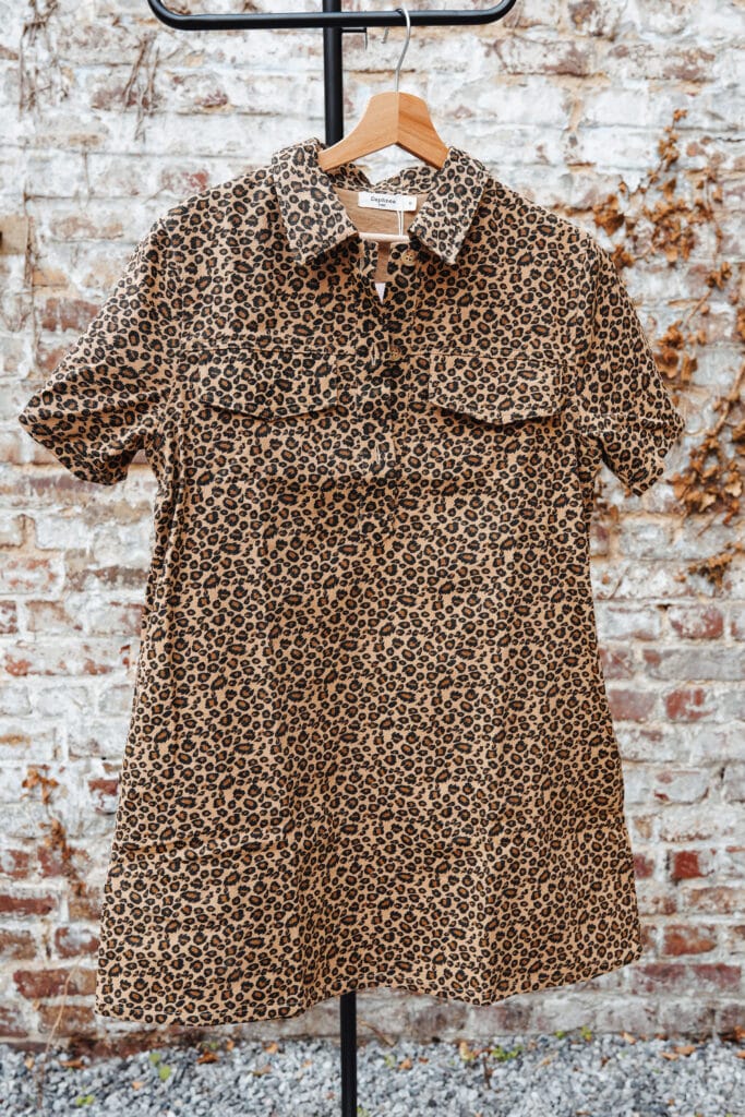 robe en jeans à manches courtes léopard