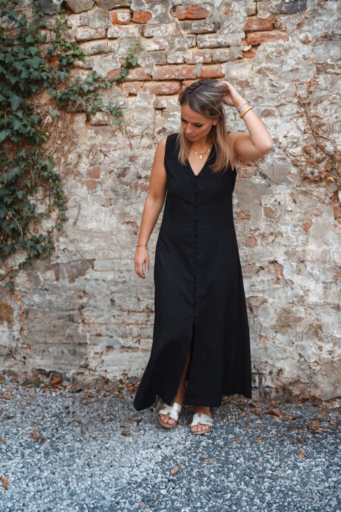 robe longue bouton noir