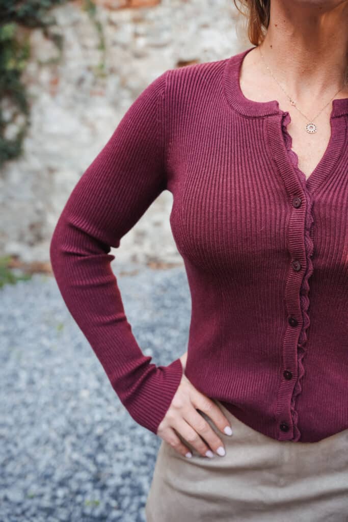 pull bouton bordeaux