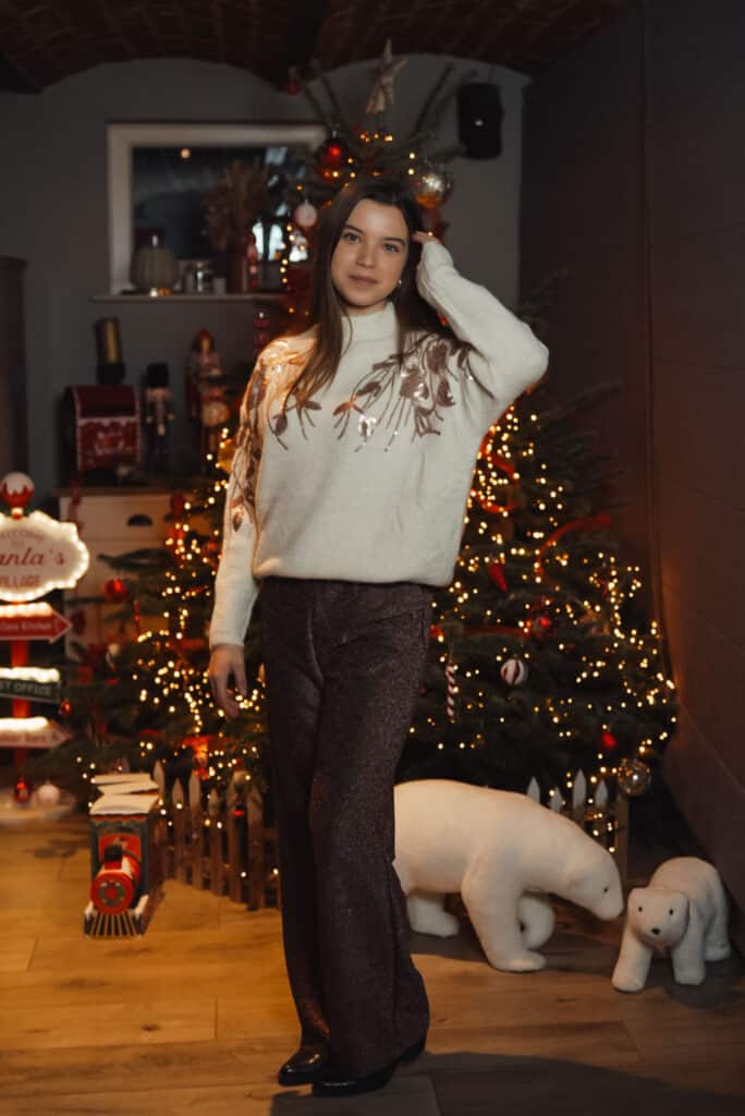 pull beige à paillettes