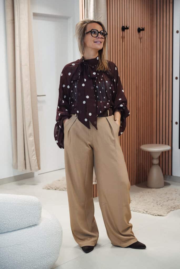 chemise transparente à pois