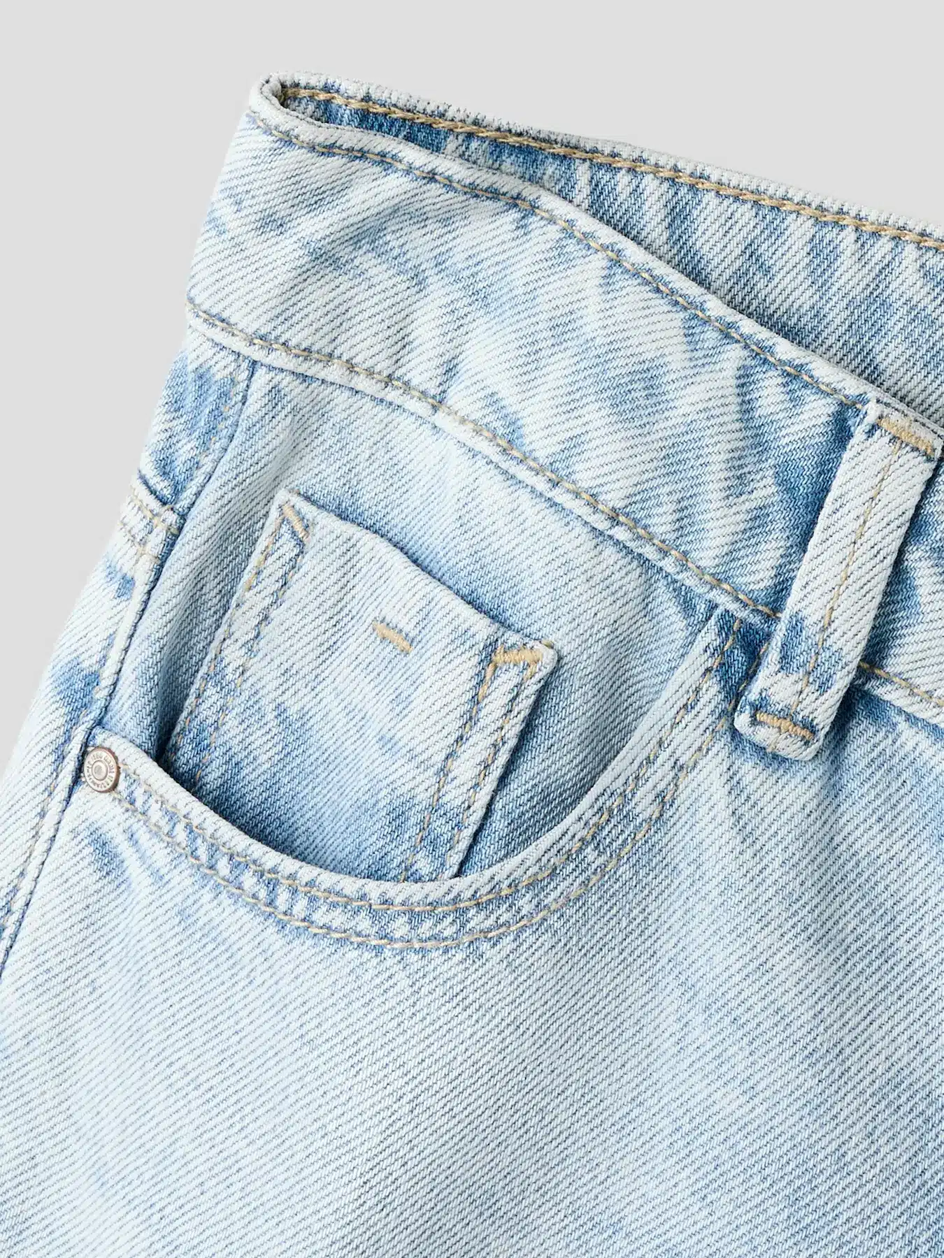 jeans light blue