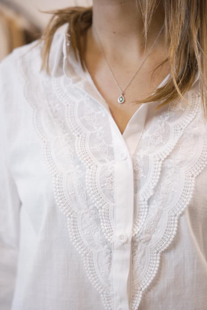 chemise crème en broderie