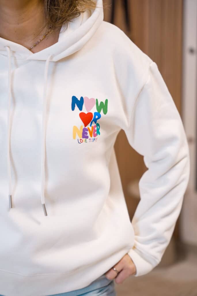 sweat à capuche blanc now or never