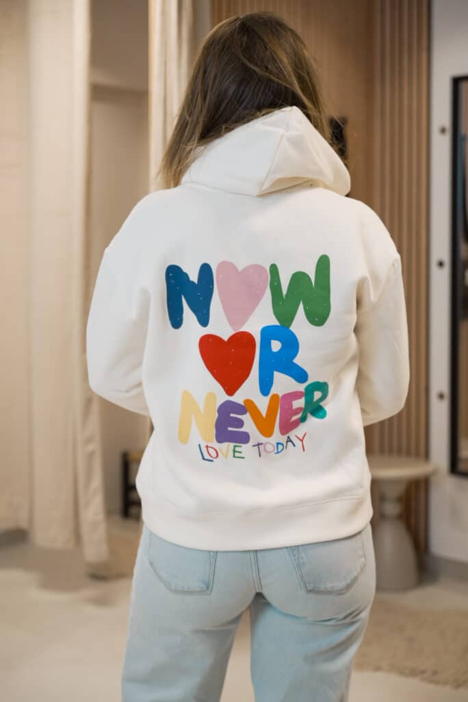 sweat à capuche blanc now or never