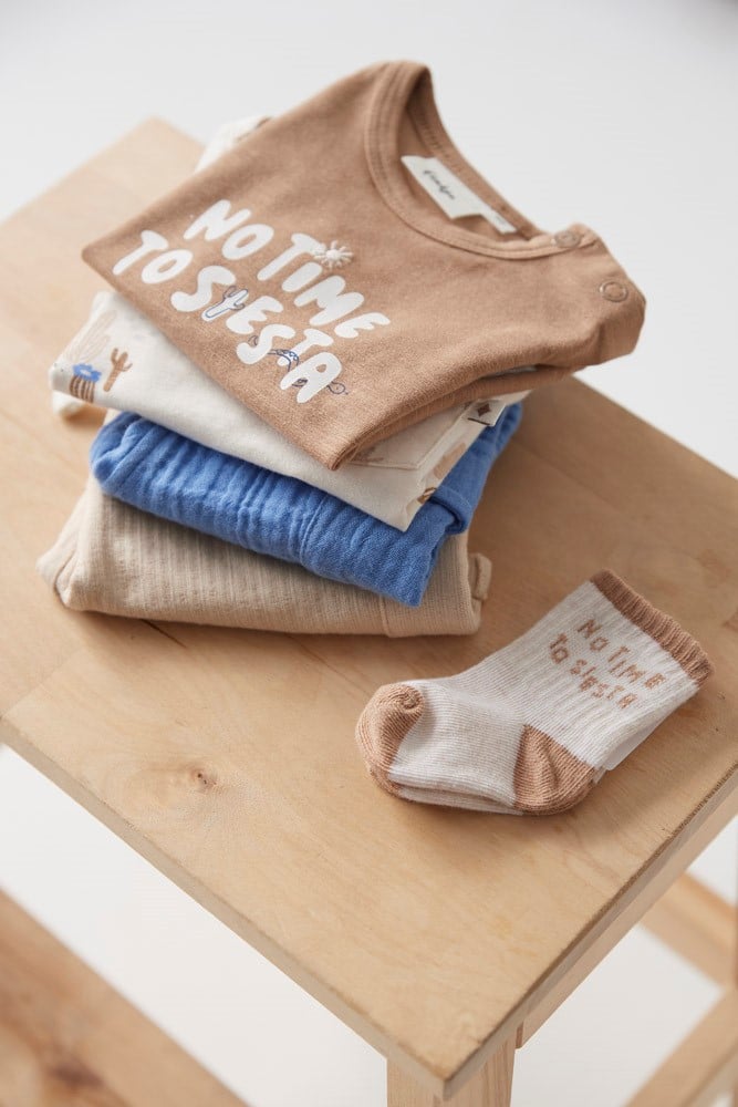 t shirt avec volants mauve (copie)