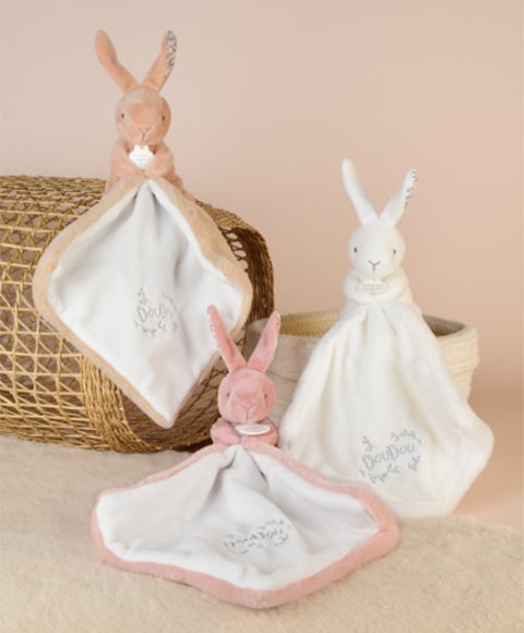 doudou lapin avec doudou rose