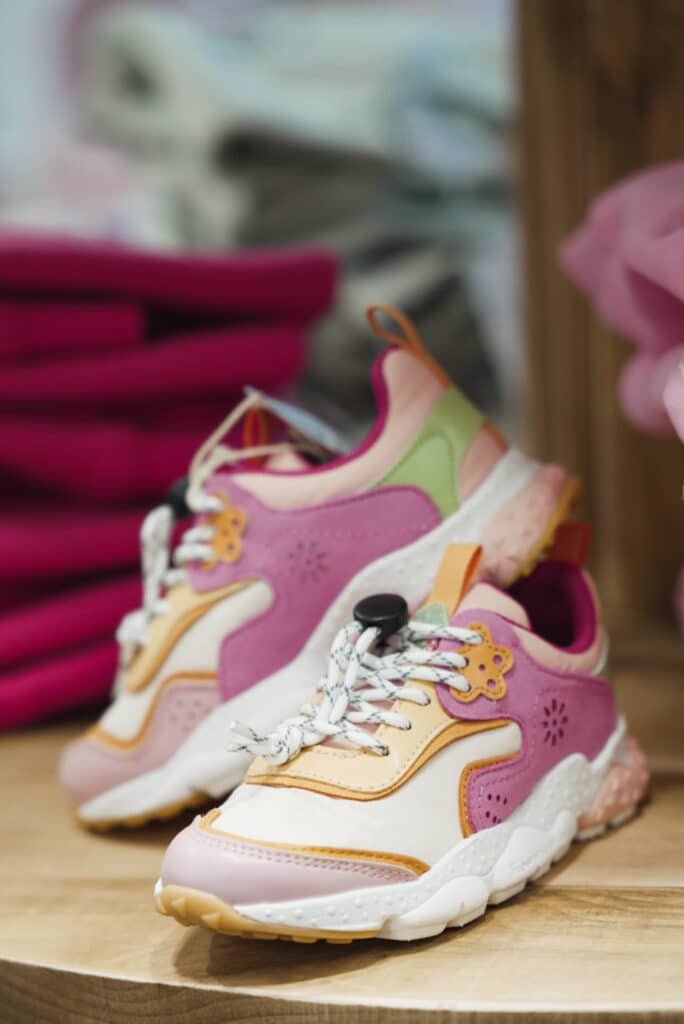 chaussures multicolores couleurs vives