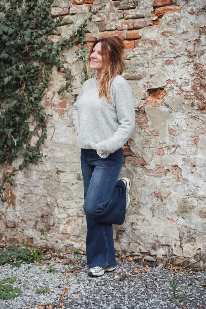 pull manches dentelle gris