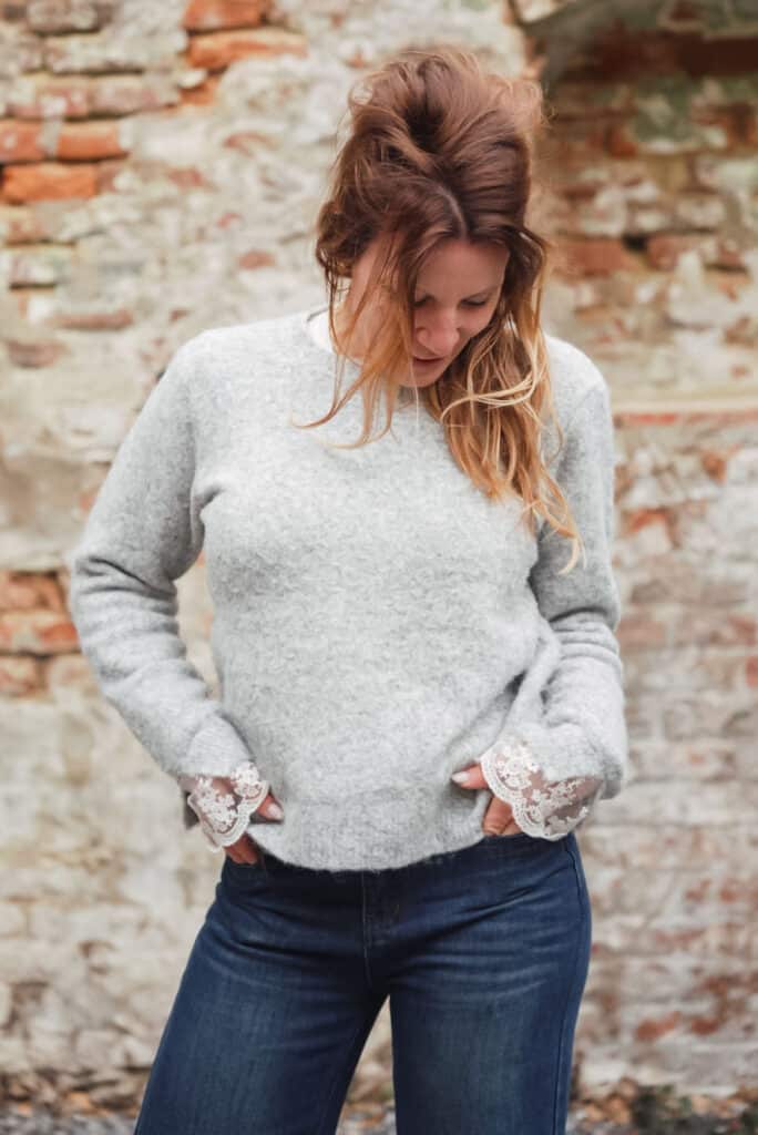 pull manches dentelle gris