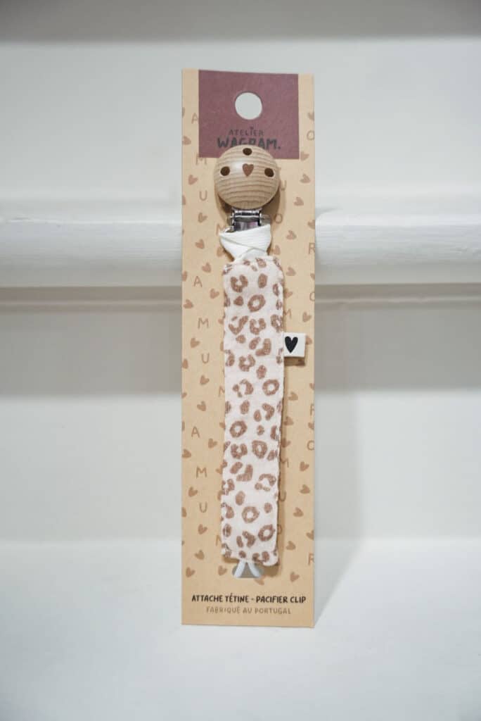 atelier wagram attache tétine