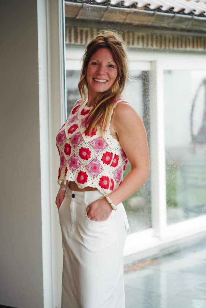 t shirt " everything is fine" blanc