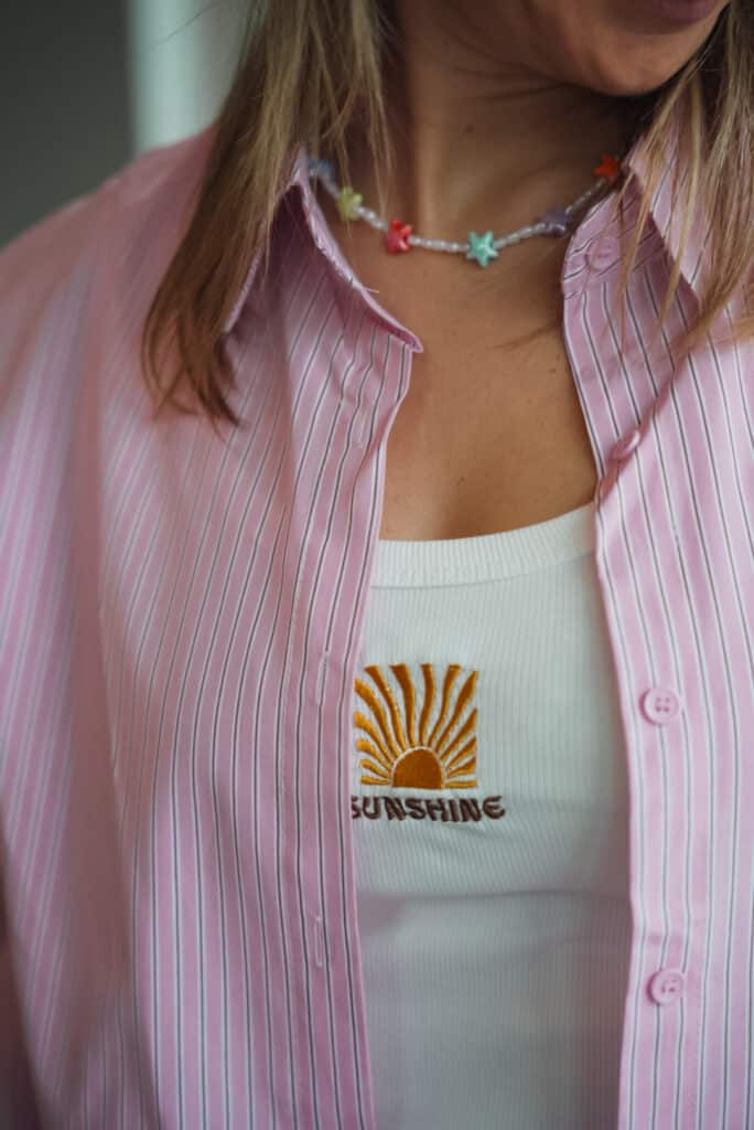 t shirt " everything is fine" blanc