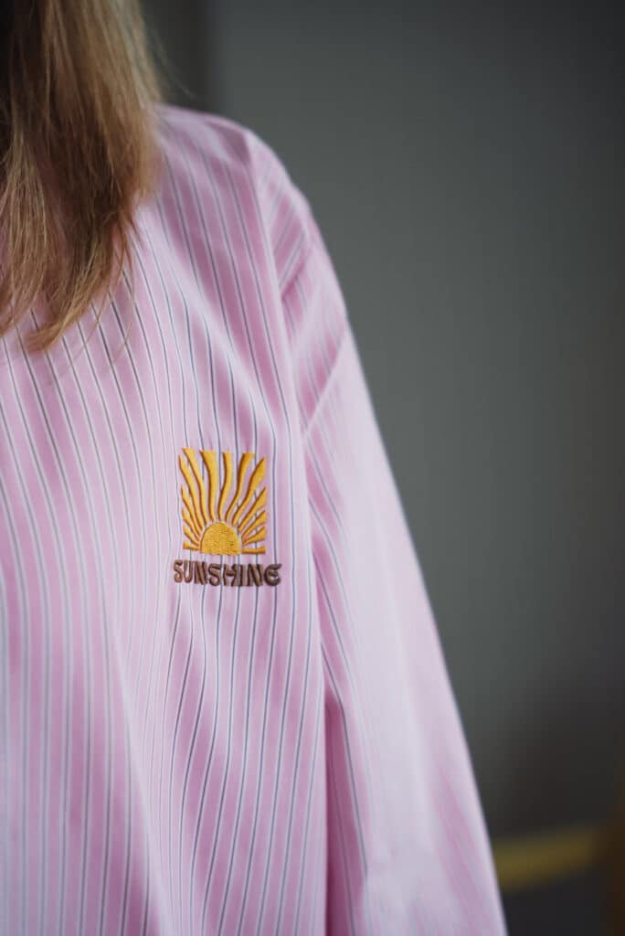 t shirt " everything is fine" blanc