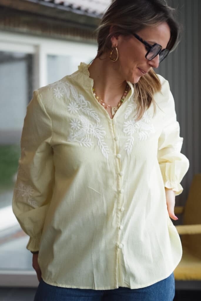 t shirt " everything is fine" blanc