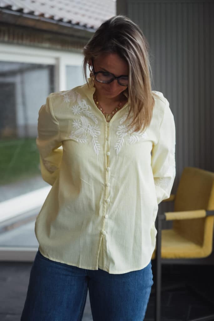 t shirt " everything is fine" blanc