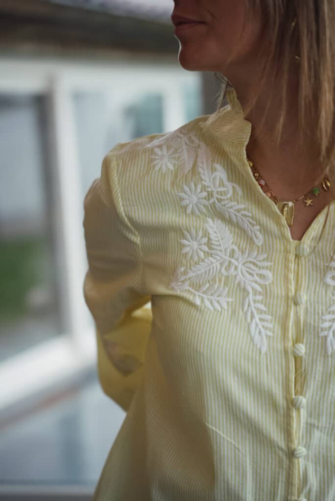 t shirt " everything is fine" blanc