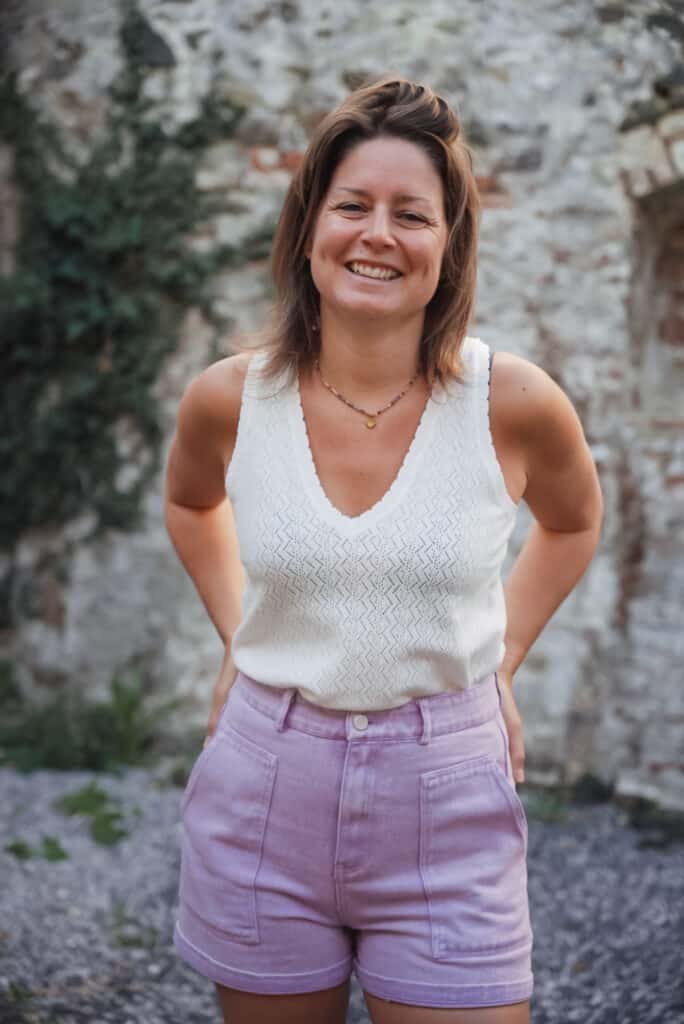 t shirt " everything is fine" blanc