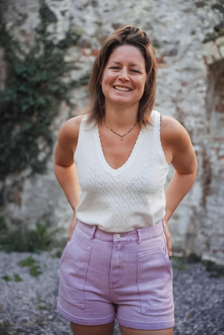 t shirt " everything is fine" blanc