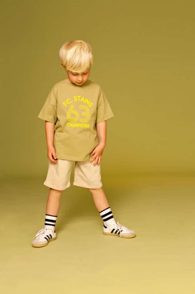 short garçon beige