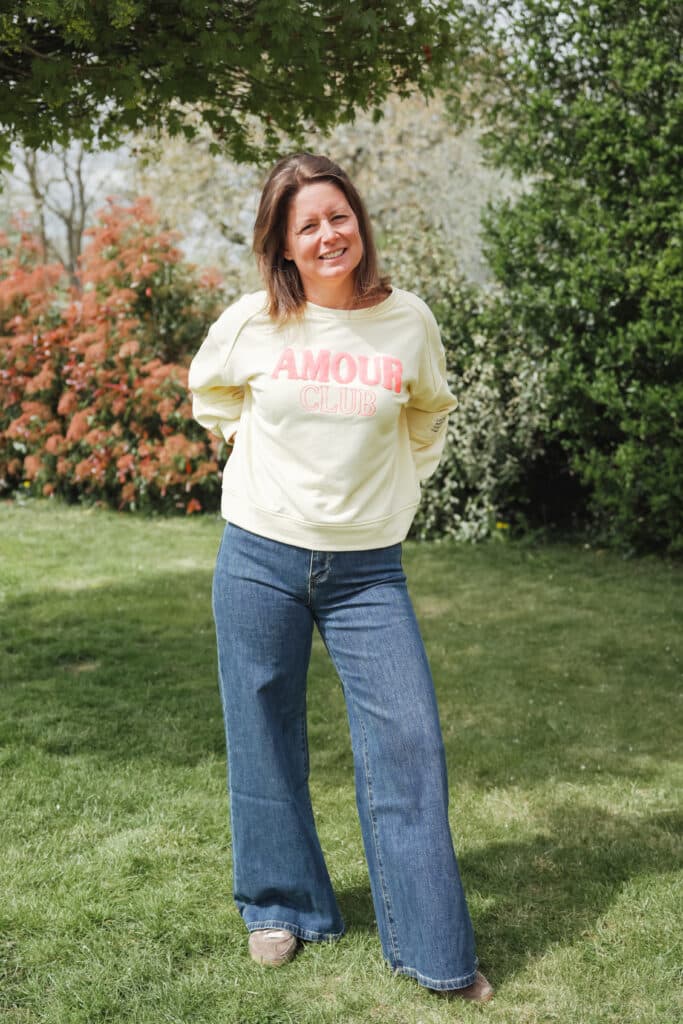 sweat jaune "amour club"