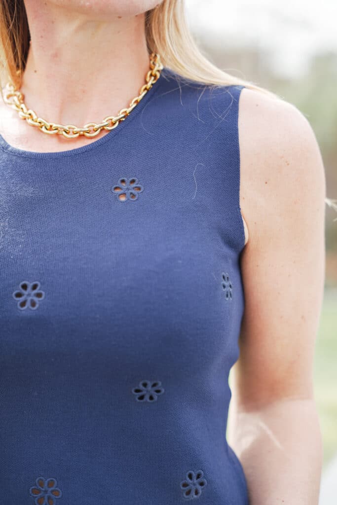 débardeur bleu marine fleurs