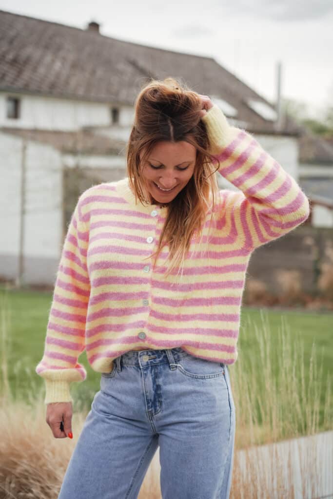 gilet ligné rose & jaune " more self love"