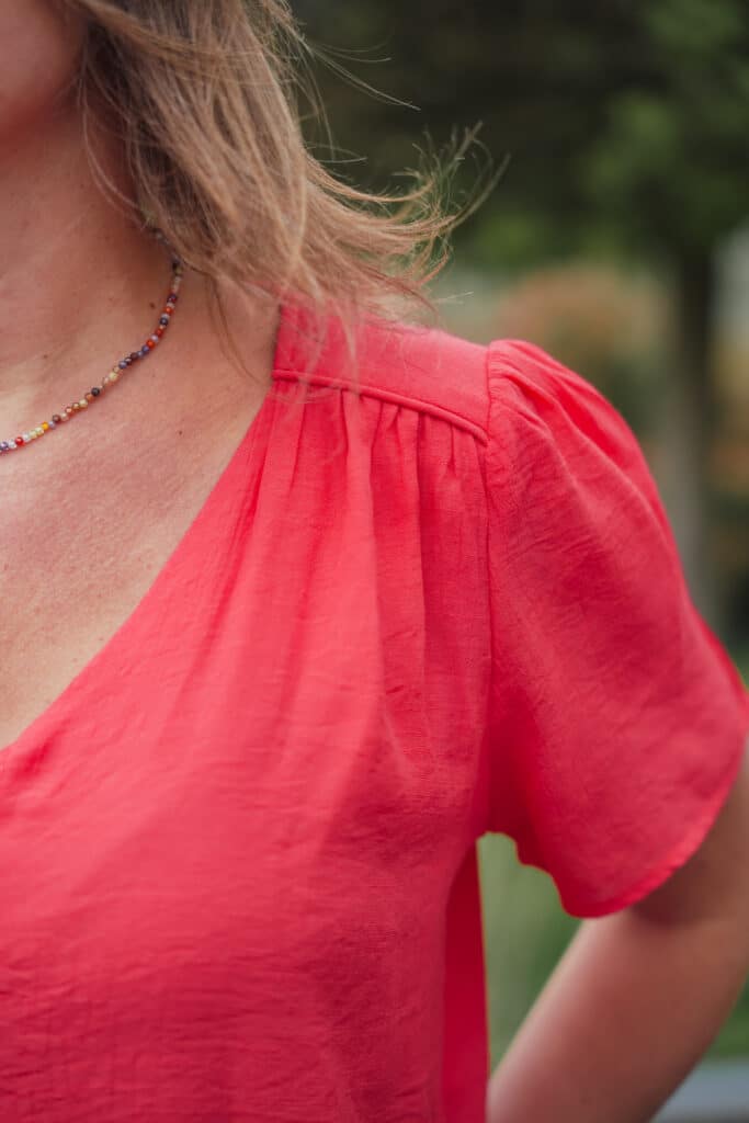 blouse col v rouge