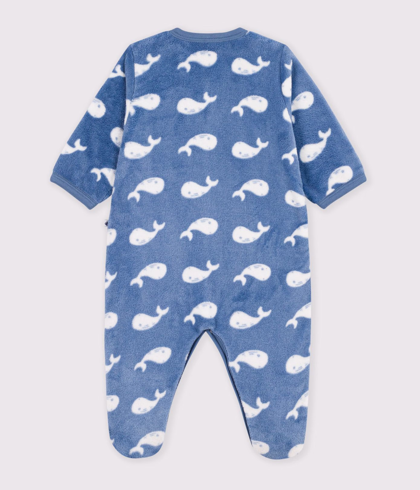 sur pyjama bleu baleines