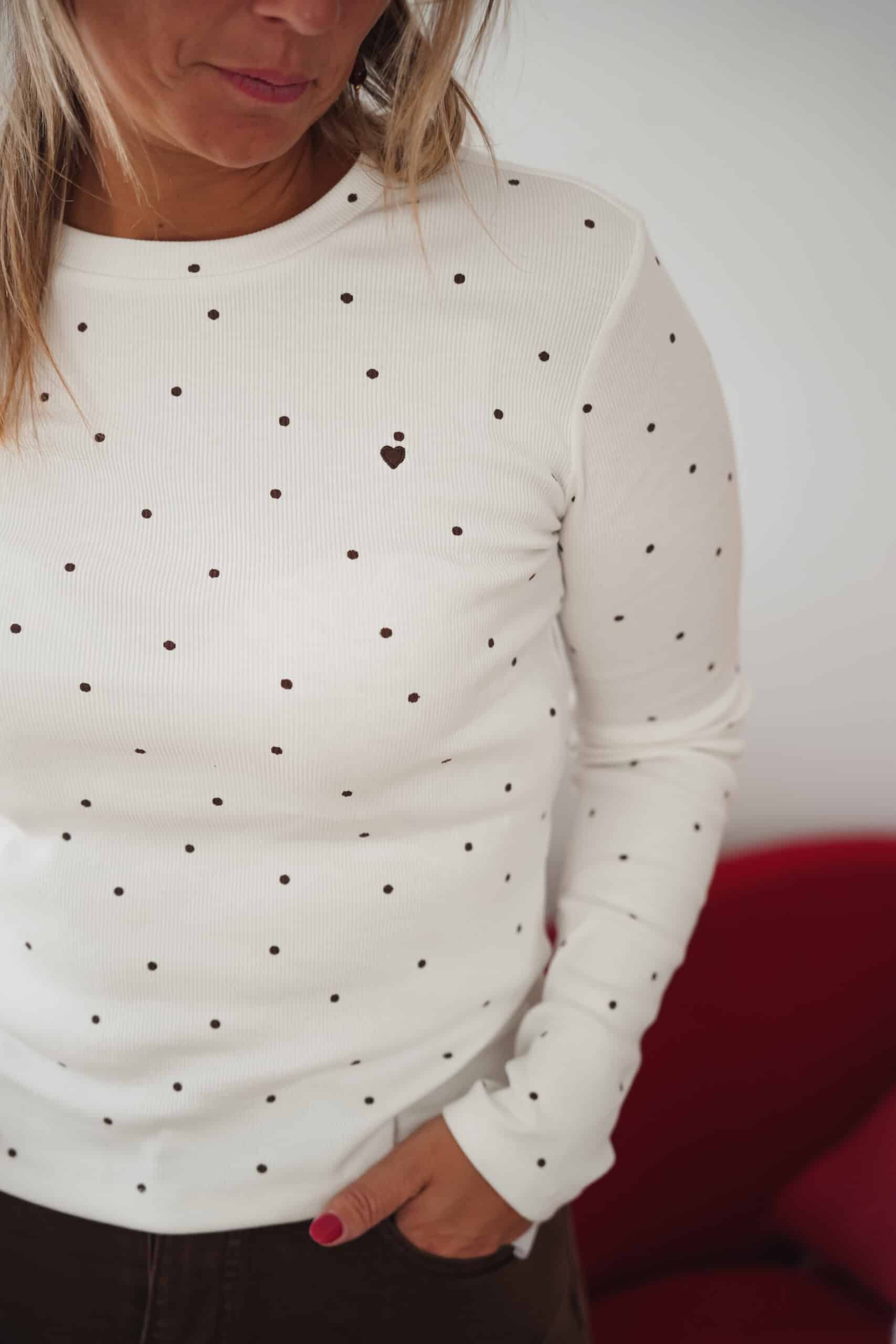pull écru dentelle