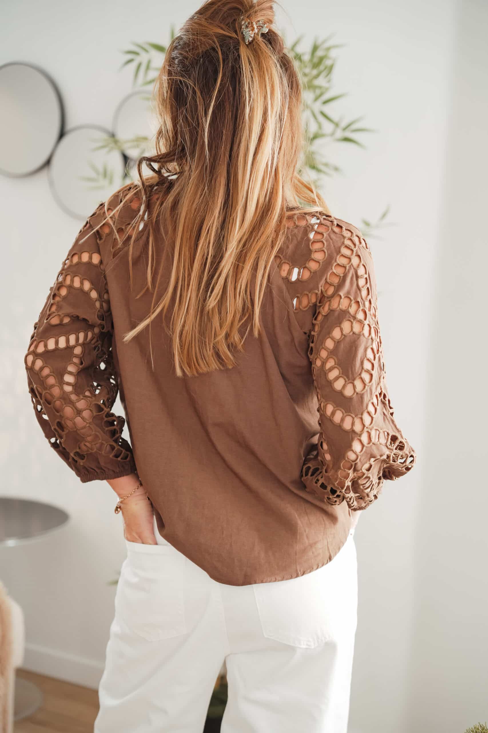 pull écru dentelle