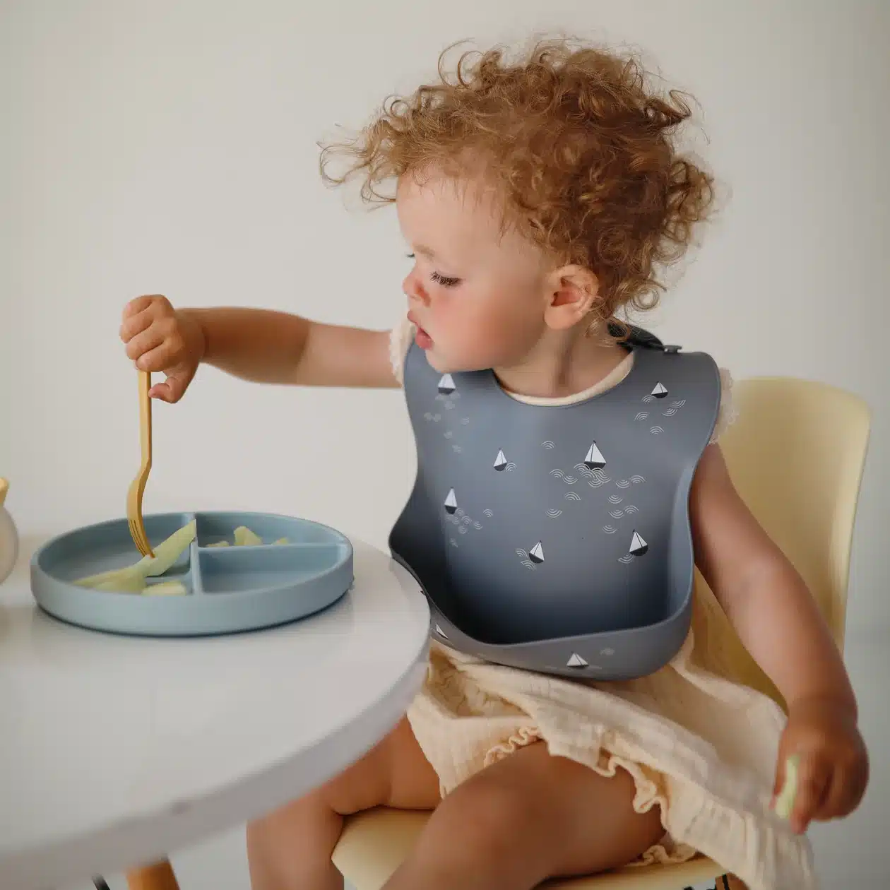 assiette à ventouse en silicone bleu