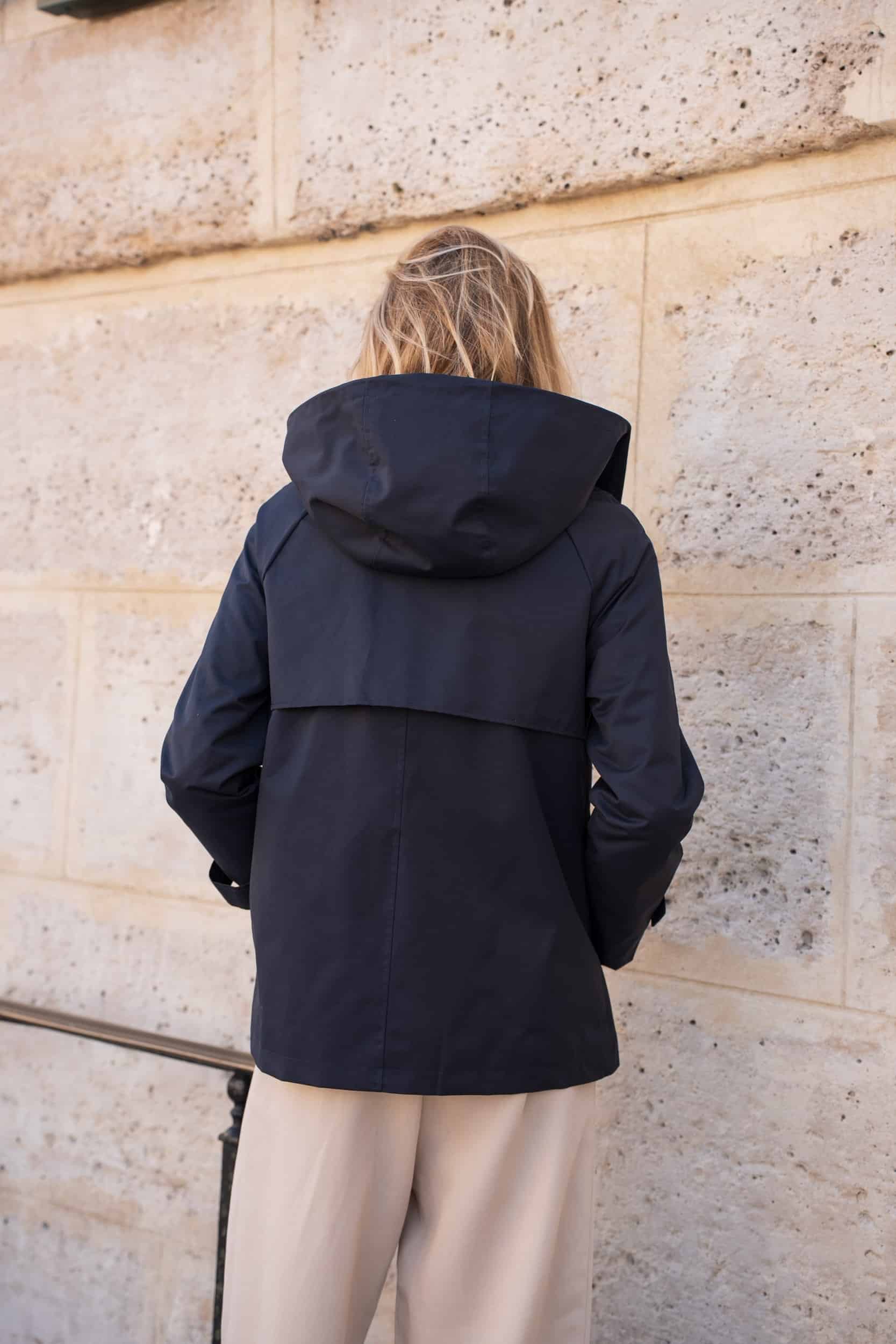 trench court bleu marine avec capuche amovible