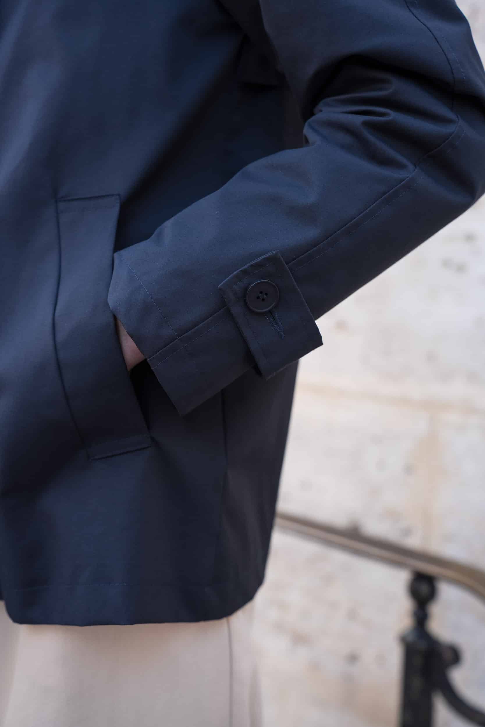 trench court bleu marine avec capuche amovible