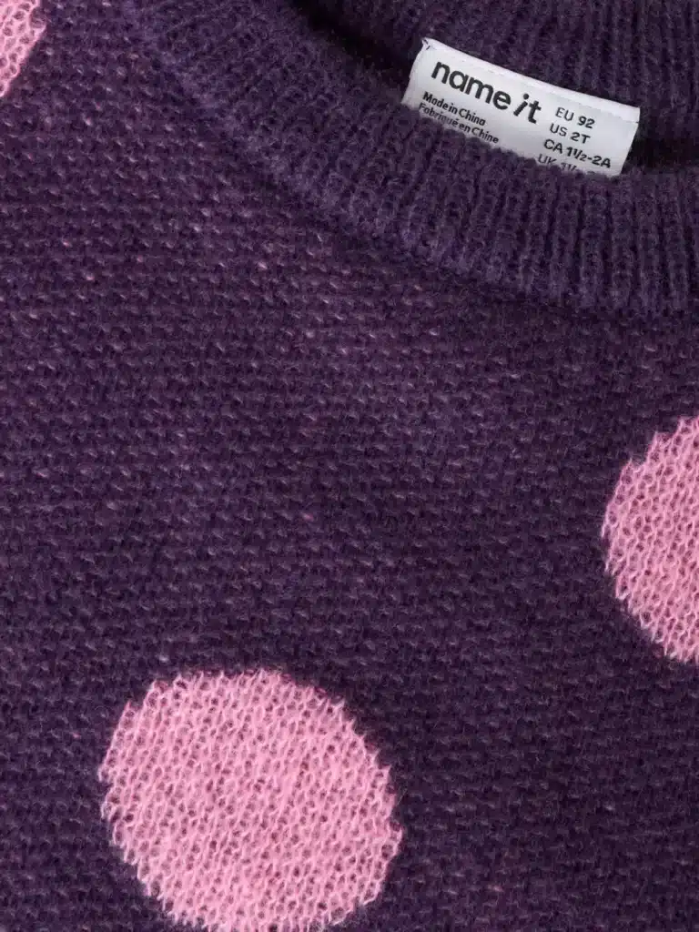pull mauve ronds rose